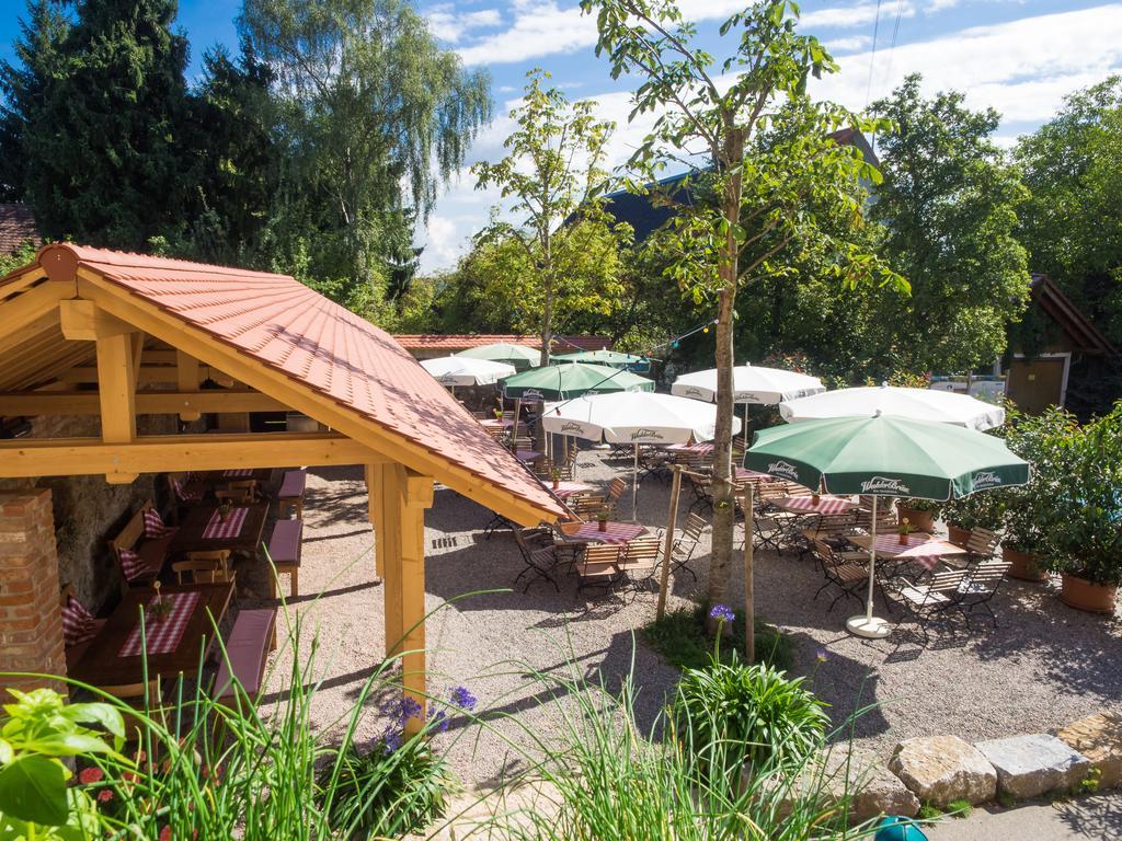 Wilhelmsdorf  Gasthof Zum Goldenen Kreuz מראה חיצוני תמונה