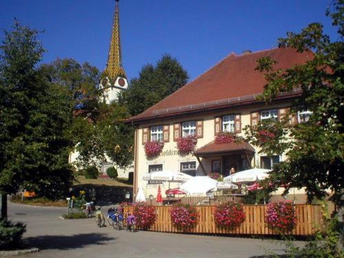 Wilhelmsdorf  Gasthof Zum Goldenen Kreuz מראה חיצוני תמונה